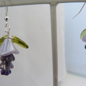 Wisteria blooms earrings, purple flower earrings, Botanical jewelry, pastel lilac blossom with green leaves earrings
