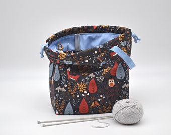 Fox project bag with many pockets inside Woodland knitting and crochet bag Sac à projet Yarn storage drawstring bag Forest print