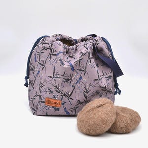 Large Knitting project bag Waterproof Drawstring, fully lined, interior pockets Knit on the go Sac à projet  Knitter gift