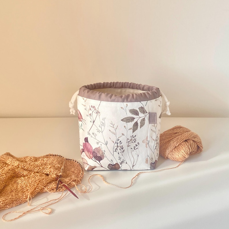 Dried flowers small drawstring project bag Knitting or crochet bag Yarn organizer Sac à projet Gift for knitter Sock tote image 7
