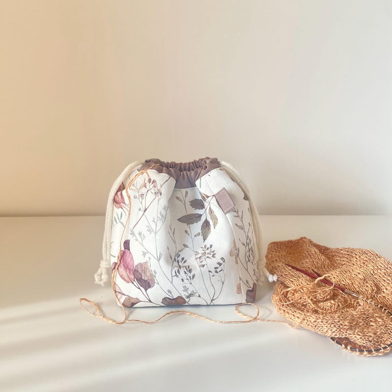 Dried flowers small drawstring project bag Knitting or crochet bag Yarn organizer Sac à projet Gift for knitter Sock tote image 10