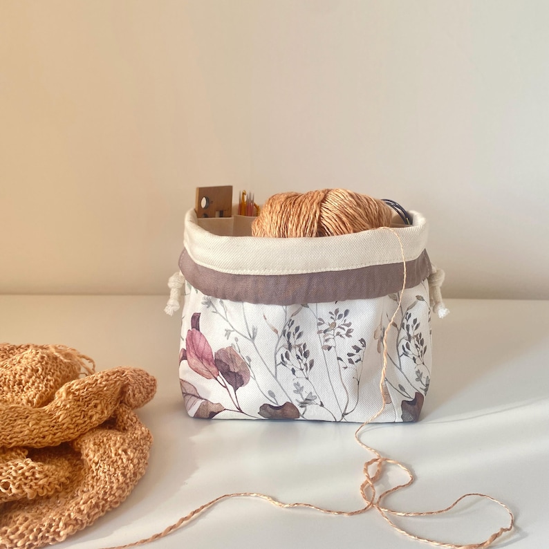 Dried flowers small drawstring project bag Knitting or crochet bag Yarn organizer Sac à projet Gift for knitter Sock tote image 8