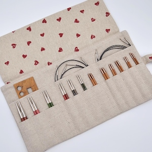 ハートの交換可能な編み針オーガナイザー 編み物用品の収納 編み物愛好家へのギフト 編み針ケース