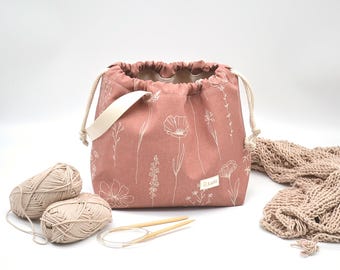 Knitting project bag Crochet storage Sac à projet Knit on the go Knitters gift Projekttasche Drawstring bag Flower print Monochrome