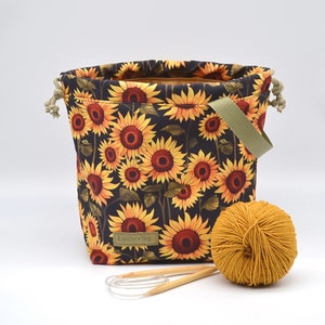 Sunflower knitting project bag with many pockets inside Crochet drawstring project bag Sac à projet Yarn storage Work in progress bag