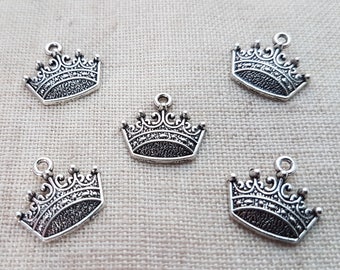 Crown Charms X 5. Wedding Charms. Girls Charms. Royalty Charms. Silver Tone.  Jewellery findings. UK Seller