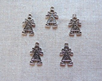 Charmes de symbole femelle - dans le Style Maya x 5 tibétain argent antique. Vendeur Royaume-Uni