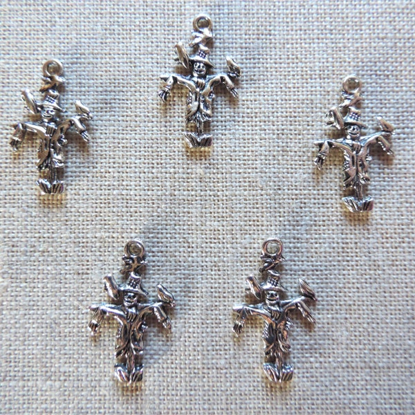 Scarecrow Charms x 5.  Tibetan Silver Tone. UK Seller