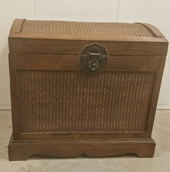 Wicker Storage Trunk Vintage Chest Image 0
