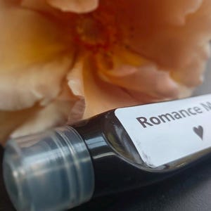 Romance Me eterisk olja parfym roll-on | Blommig aromaterapiolja