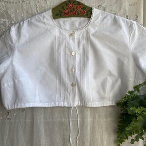 Vintage white dirndl blouse short sleeve white tuxedo crop top medium large