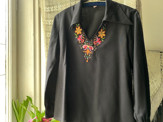 Vintage 70s Hungarian embroidered shirt black lon… - image 2