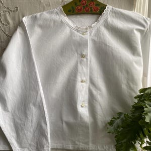 Victorian vintage white blouse cotton bracelet sleeve blouse medium large