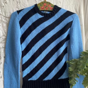 Vintage 70s blue and black striped sweater crew neck sweater zipper back jumper small medium