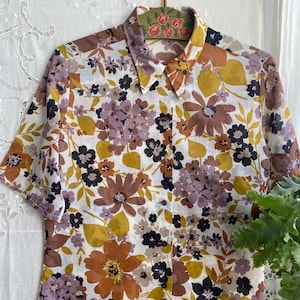 Lady Manhattan 70s 80s Vintage floral shirt short sleeve summer shirt medium large
