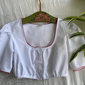 H.Moser white dirndl blouse with red crochet tapes short puffed sleeve Bavarian crop top Oktoberfest small