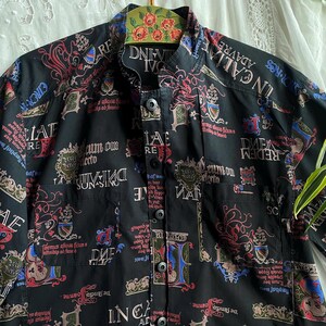 Camisa vintage negra para hombre, de algodón, de manga corta y con estampado medieval, talla mediana