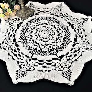 Modèle de nappe au crochet PDF à téléchargement immédiat « AVALON » avec des papillons