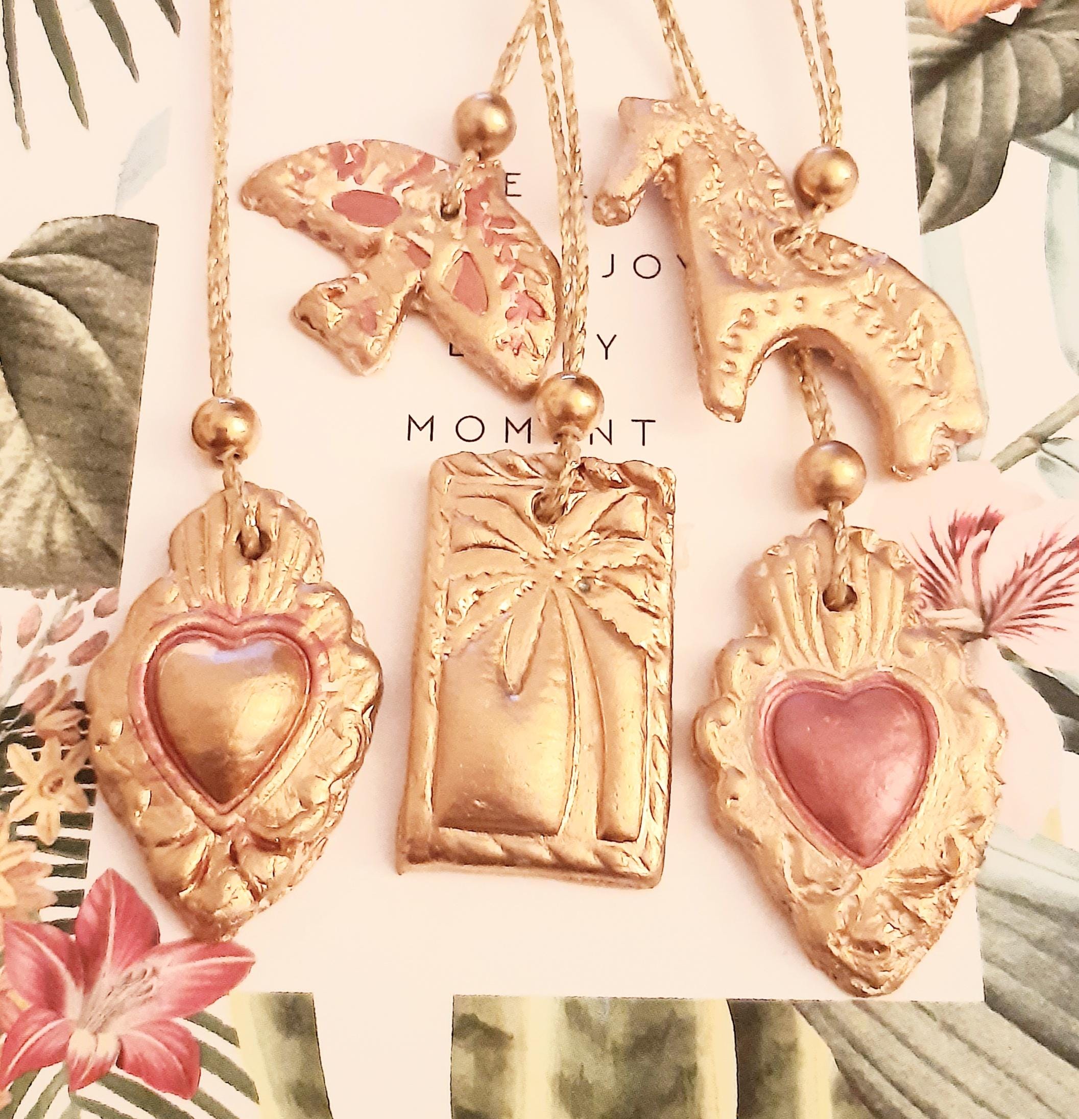 Collier Long 50cm Avec Pendentif Grandes Feuilles Palmier & Fleurs En Résine - Vert & Argenté - Neuf Pour Femme