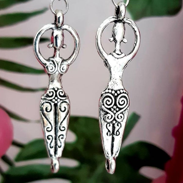 Boucles d'oreilles Africa..déesse  africaine..style ethnique..longues mais légères..pièce unique.