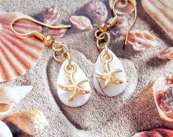 Starfish earrings..thin, delicate..mother-of-pearl, gold-plated, light..the essentials of summer! very boho chic..