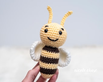 Download do padrão de crochê em PDF | Padrão de crochê de abelha, Abelha de crochê, Amigurumi da Abelha Benny