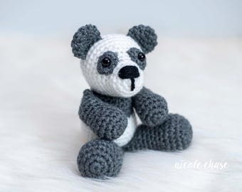 PDF-download haakpatroon | Haakpatroon panda, amigurumi-panda, gehaakte panda, Paige de panda