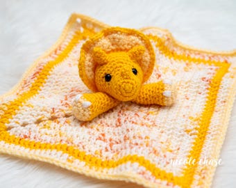 Patrón de ganchillo en PDF para descargar / Patrón de peluche de dinosaurio a ganchillo, Peluche de dinosaurio, Patrón de peluche de triceratops bebé a ganchillo