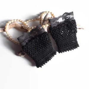 Fingerless Steampunk Lace Gloves, Crochet Lace Cufflets, Victorian Fingerless Gloves, Cotton Fingerless Gloves. Victorian Gothic Gloves.