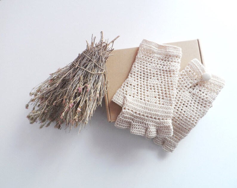 Guantes sin dedos de crochet, guantes cortos negros, guantes de estilo gótico, guantes de encaje victoriano, guantes de encaje gótico, guantes de algodón sin dedos, imagen 4