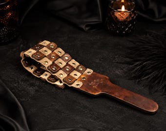 Palette de fessée en cuir souple, palette d'impact en cuir marron, palette articulée rivetée, accessoire unique en cuir pour adultes