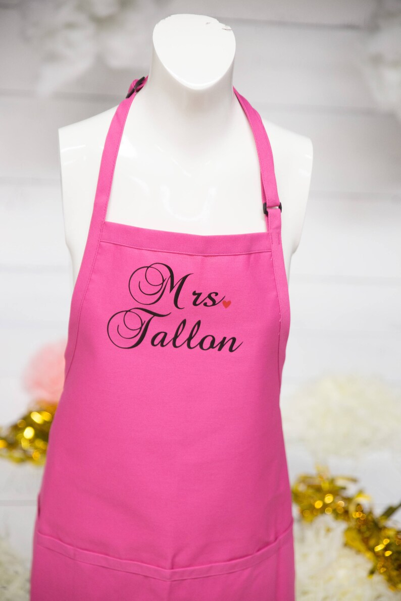 Personalized apron. Purple Custom name apron with pockets. Etsy