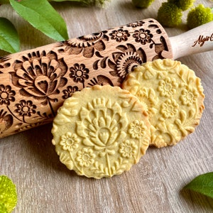 Folk Embossing Rolling Pin. FOLK pattern. Engraved dough roller for embossed cookies and Pottery by Algis Crafts