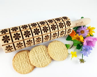 DAISY Embossed Rolling Pin. FLOWERS pattern. Engraved wooden dough roller for embossed cookies or pasta. Useful in pottery by Algis Crafts