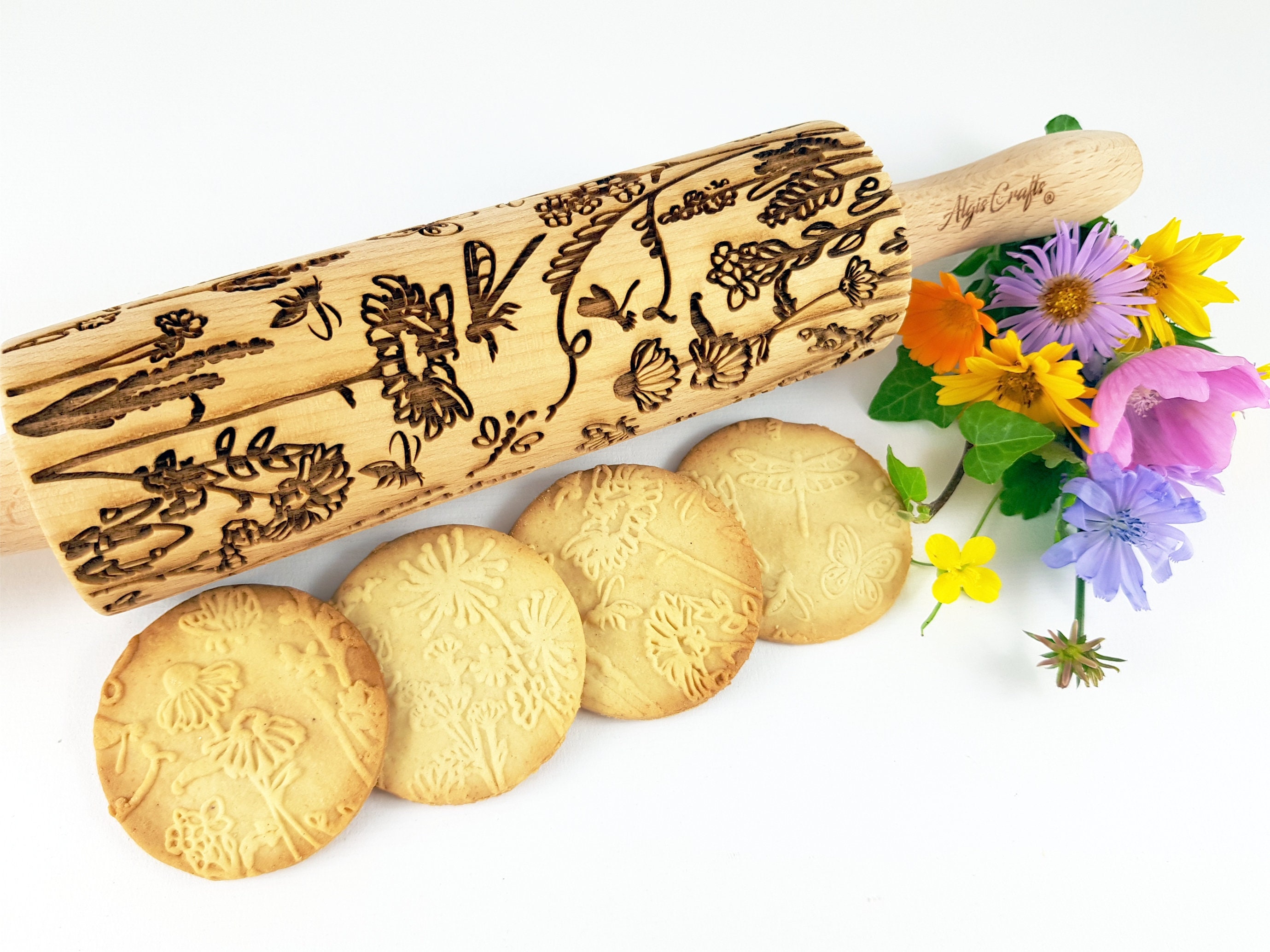 meadow gaufrage rouleau à pâtisserie pâte en bois relief avec fleurs sauvages pour biscuits et poterie par algis crafts