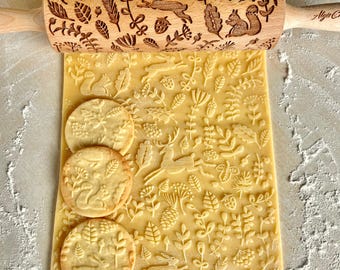 Wałek do ciasta z motywem leśnych zwierząt. Grawerowany wałek do ciasta z motywem leśnych zwierząt, do ciasteczek lub ceramiki, firmy Algis Crafts.