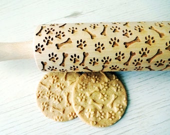 ROULEAU À pâtisserie en relief PAW AND BONES. Rouleau de pâte gravé avec l’empreinte du chien avec des os pour des biscuits gaufrés