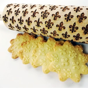 FLEUR DE LIS reliëfdeegroller. Fleur de lis-patroon. Gegraveerde deegroller voor reliëfkoekjes en aardewerk van Algis Crafts