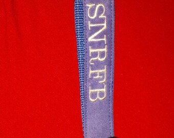 Stucky Armband Schlüsselanhänger "SNRFB" bestickt