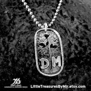 Depeche Mode Anhänger, großer ovaler Rosen Anhänger, unisex Rose Anhänger, Rock Musik Ikonen Anhänger, 80er Jahre Musikband, elektronische Musik, Synthpop Musik