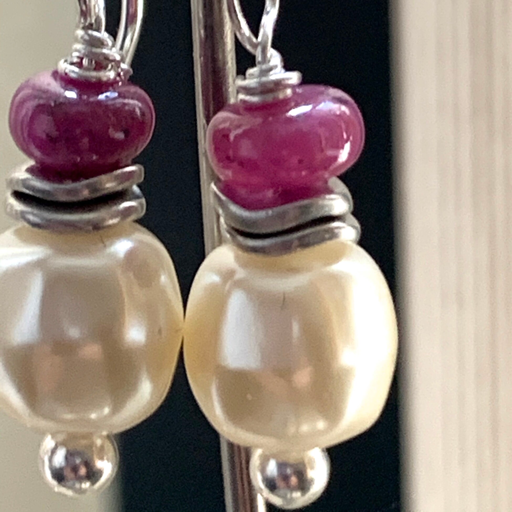 Boucles D'oreilles En Argent Avec Tourmaline Rose Et Perle De Culture - Clous - Neuf Avec étiquettes - ROSEMIMOSA