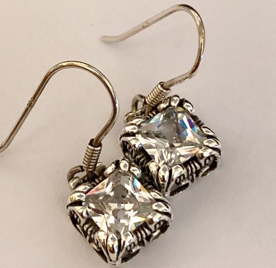 Silpada Uptown Earrings. Sterling Silver Earrings.