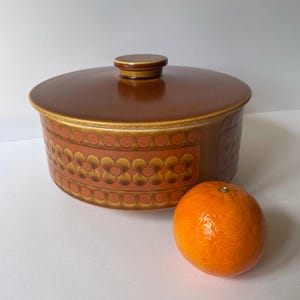 Sopera de azafrán vintage de Hornsea Pottery, cuenco para servir con tapa, década de 1970.