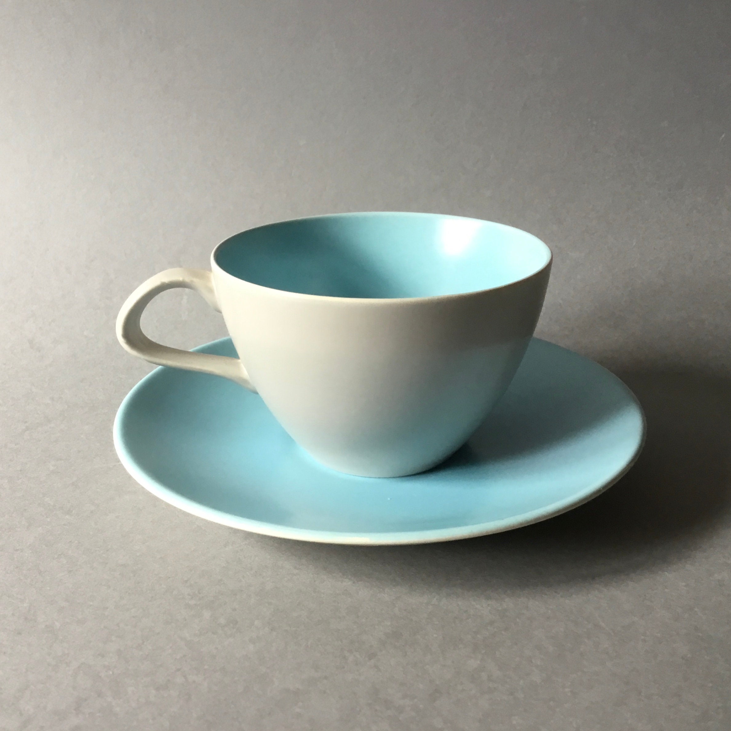 Vintage Poole Pottery Twintone cups and saucers set of 4 - Etsy 日本