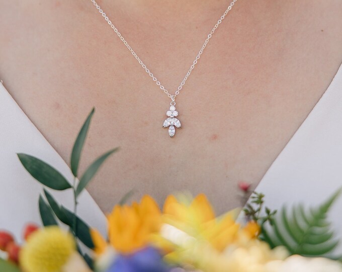 Leaf Shaped Cubic Zirconia Necklace And Earring Set