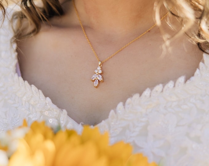 Cubic Zirconia Leaf Shaped Necklace And Earring Set