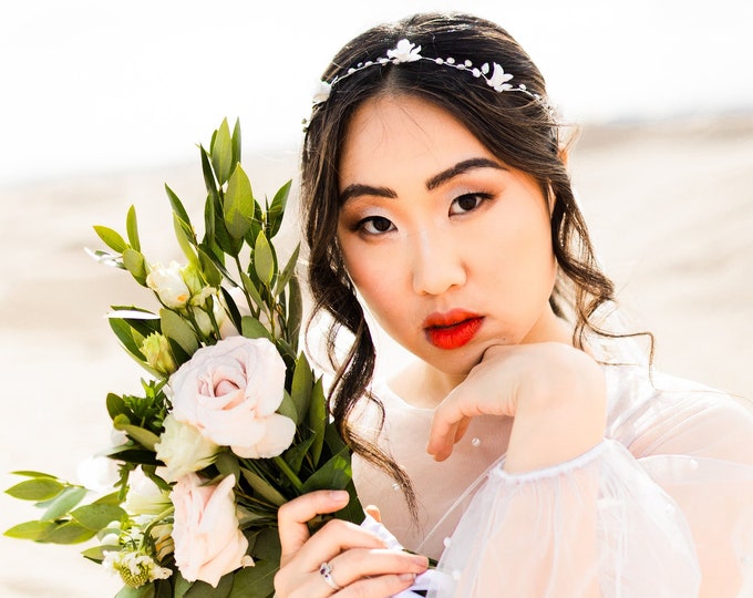 Silver Hair Vine With Delicate Flowers And Rhinestones