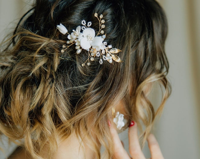 Elegant Simplicity: Gold & Silver Hair Comb With Porcelain Flowers, Wedding Hair Accessory