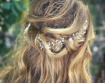 Dainty Flower Hair Vine With Small Pearl Baby's Breath And Leaf Accents