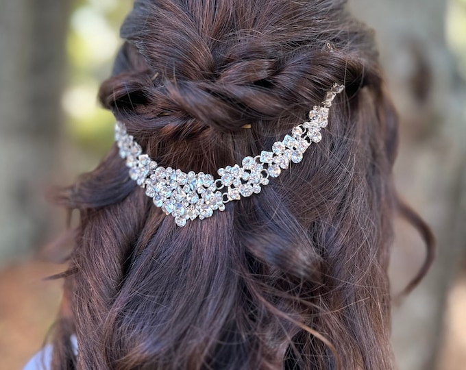 Sparkling Silver Rhinestone Hair Accessory - Intricate Design